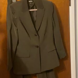 Olive Kasper Pant with matching Jacket